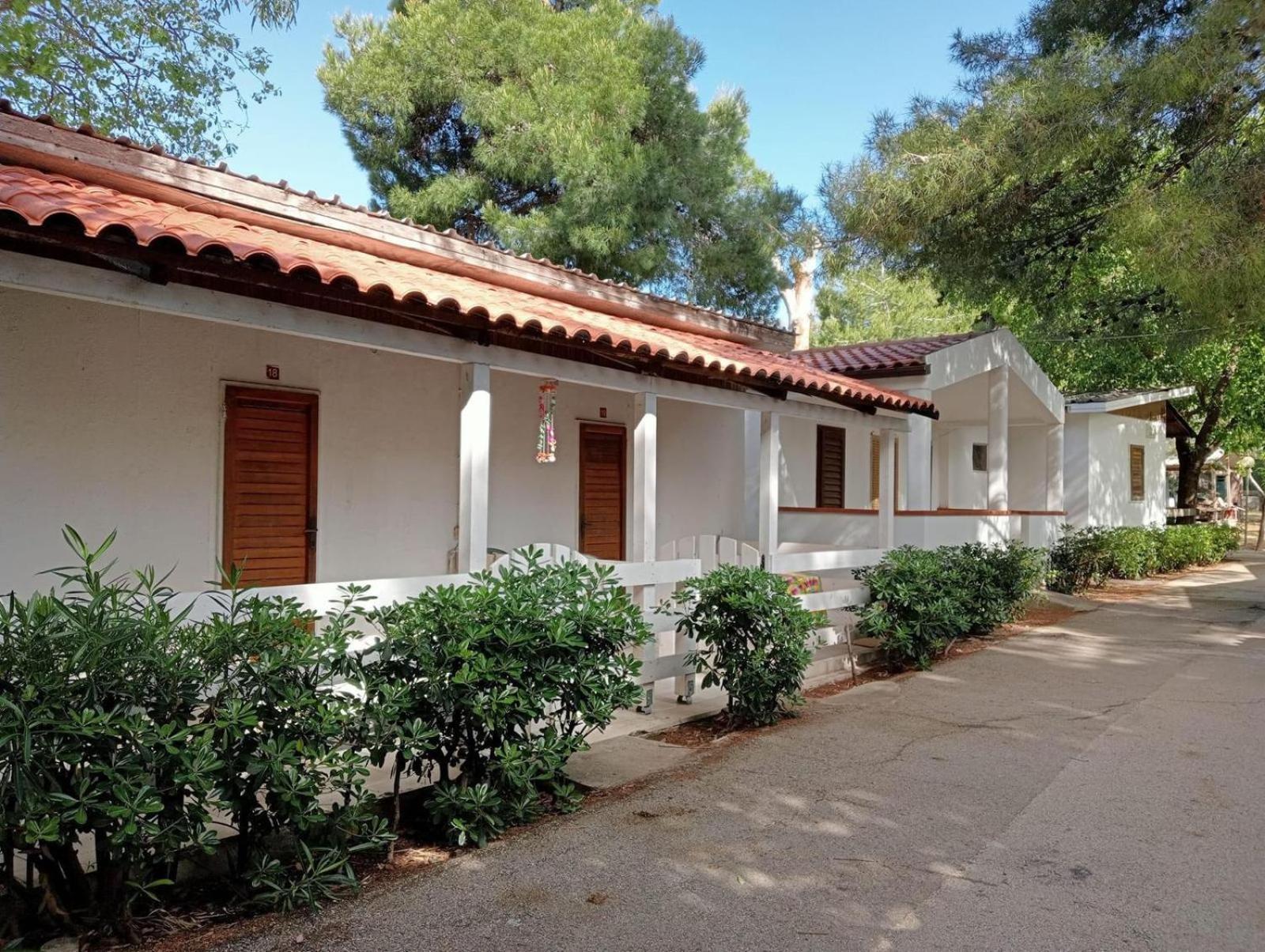 Viola Club Village & Camping Foce Varano Exterior foto